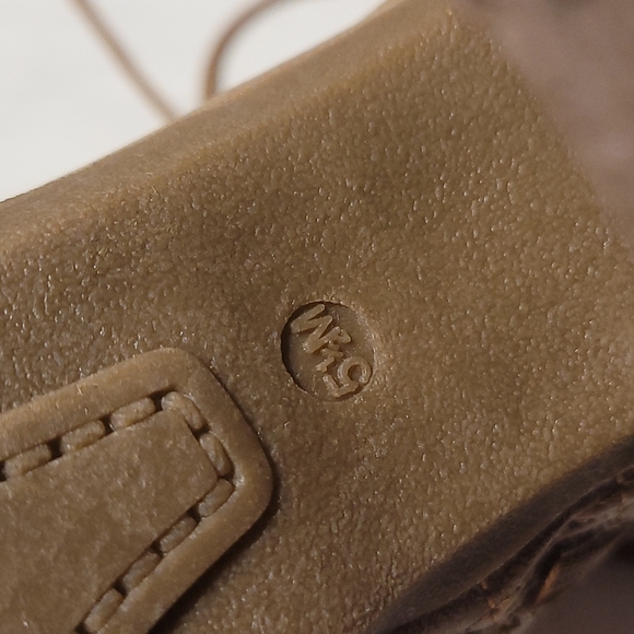 Boots - Picture 5 of 5